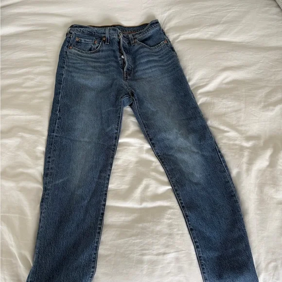 Levi's 501s Blue Wash - Picture 2 of 4